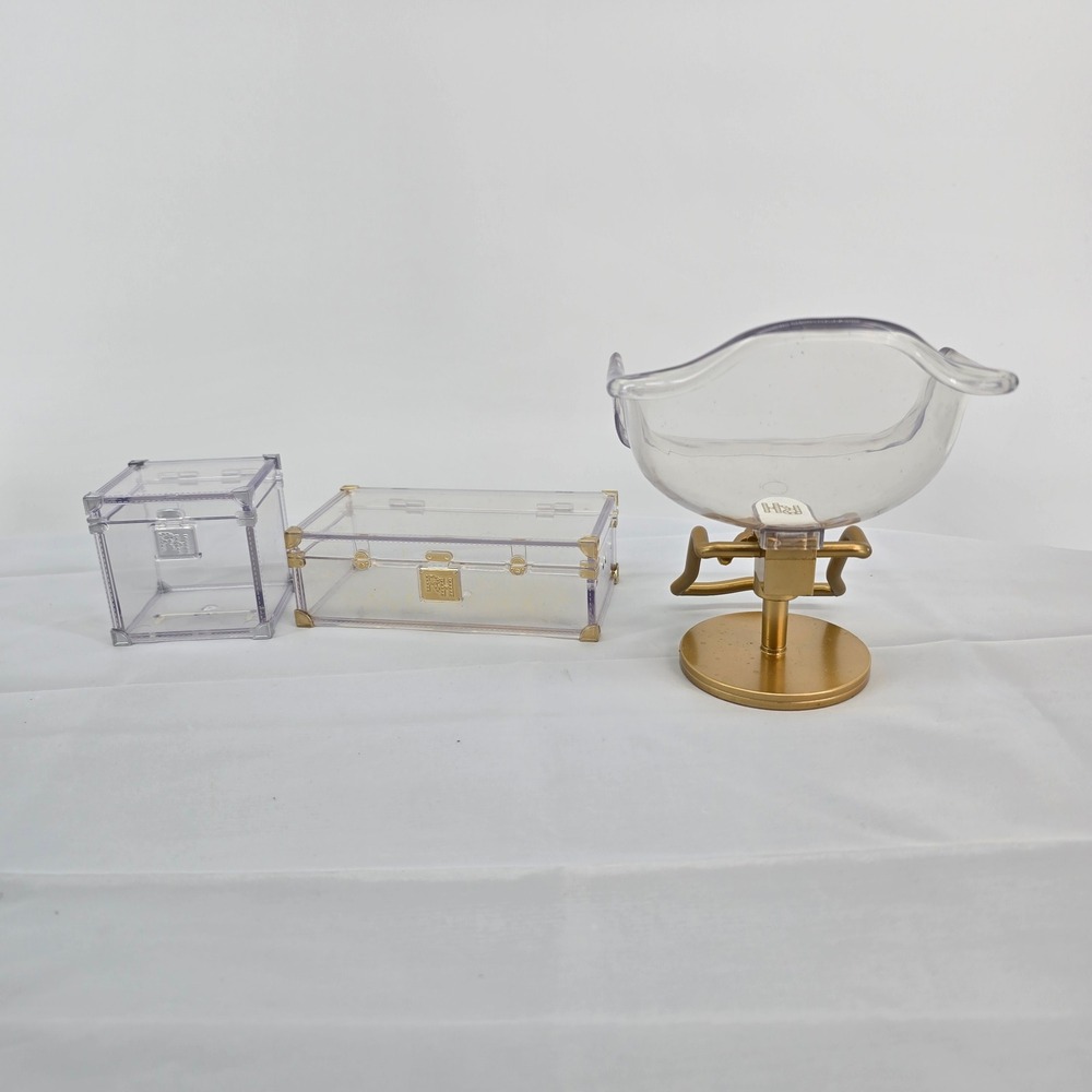 Rainbow High Doll Furniture Set Clear Acrylic Salon Chair and 2 Storage Trunks - Picture 4 of 4